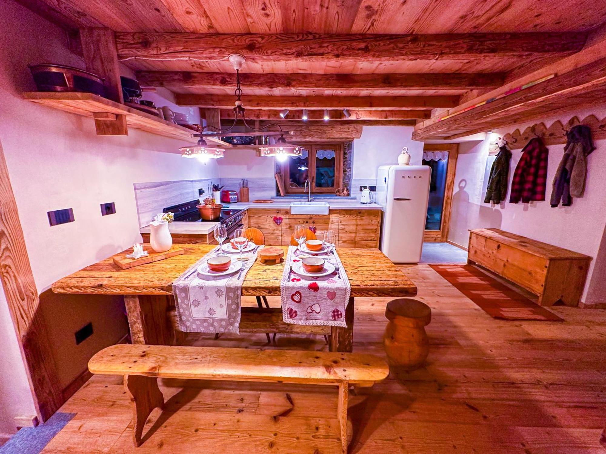 Joivy Modern Family Chalet With Stunning Mountain Views Champoluc Exterior foto